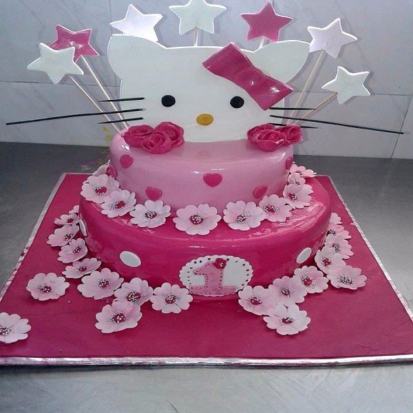 Hello Kitty Buttercream Cake